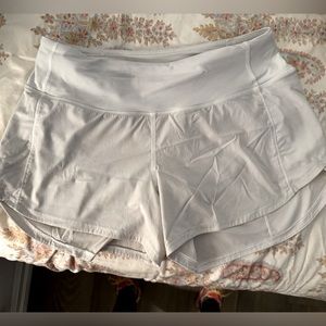 Lululemon Speed Up Mid-rise 2.5” short size 4